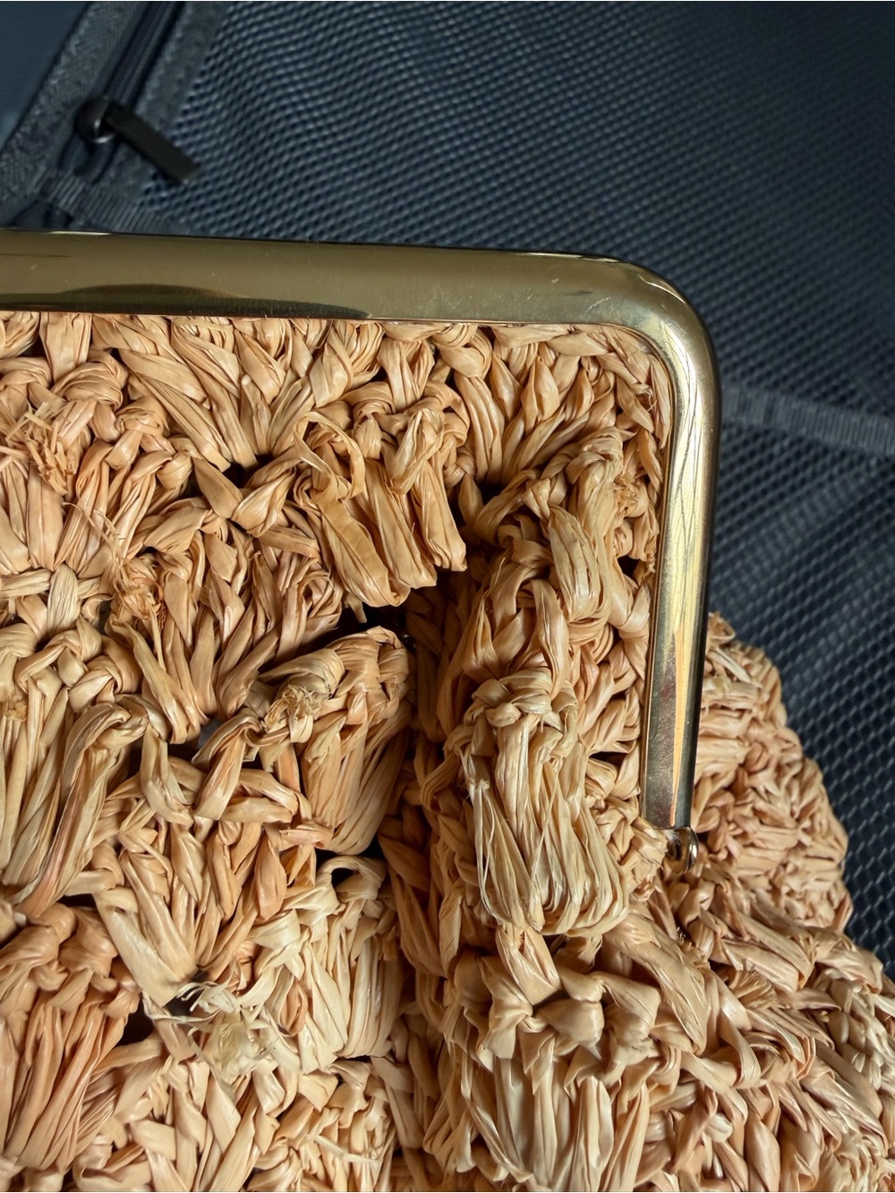 Current Season Anya Hindmarch Maud, Clutch/crossbody. Raffia. - Picture 11 of 12